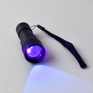 Oem đa chức năng 2-in-1 2LEDS UV đèn Pin 365nm tia cực tím ánh sáng + Ánh sáng trắng xách tay LED Torch (AA pin khô) - Product Image 6
