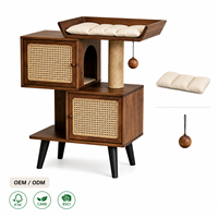 Table d'appoint pour chat en noyer avec portes en rotin tressé, perchoir supérieur, griffoir en sisal et jouet à suspendre en forme de balle – Vente en gros OEM/ODM