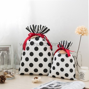 Huadefeng sacchetto regalo bianco personalizzato all'ingrosso di alta qualità con <span class=keywords><strong>punto</strong></span> nero - Product Image 3