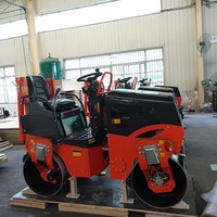 Moteur diesel Kubota 1.5 tonnes Mini rouleau compresseur d'asphalte Rouleau double tambour Compact Petit compacteur routier