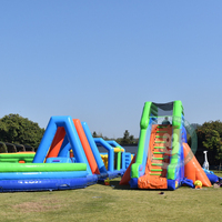 Parcours d'obstacles gonflable Nerf Gun avec saut de falaise
