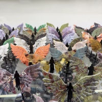 Statue en cristal d'aile d'ange en pierres précieuses naturelles mélangées en gros, support de présentation en pierre brute en forme de silhouette féminine, Feng Shui, guérison des chakras
