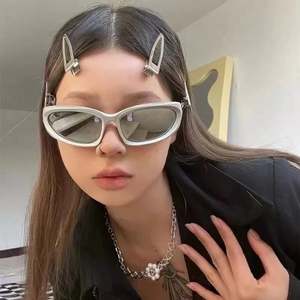 Gafas de Sol Ovaladas de Diseño con Logotipo Personalizado, Gafas de Sol Deportivas Punk Y2K con Espejo Colorido y Protección UV400 para Hombre y Mujer - Product Image 6