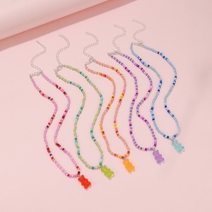 Collar con colgante de oso de dibujos animados para niños Cadena de eslabones con cuentas de perlas de semillas coloridas Diseño a juego de colores lindos populares transfronterizos - Product Image 3