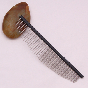 Peine Curvo para Mascotas con Dientes de Acero Inoxidable y Mango de Aluminio, Herramienta para Desenredar y Eliminar Pelo de Perros y Gatos de Pelo Largo y Corto 7999 - Product Image 5
