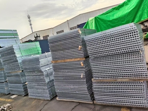 Grille en acier galvanisé pour drainage extérieur et couverture de caniveau - Product Image 4