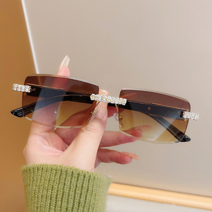 Occhiali da <span class=keywords><strong>Sole</strong></span> di Lusso per Uomo e Donna, Montatura Quadrata Senza Bordi, Lenti con Diamanti, Protezione UV400, Design Personalizzabile - Product Image 5