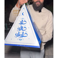Nouvelle conception de boîte à plateau pyramidale en kraft recyclable personnalisée avec compartiment pour sauce, idéale pour la restauration, les churros, le pain, les gâteaux, les fruits, les desserts