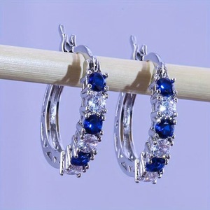 Orecchini a polsino cavi con accenti di pietre verdi, blu e viola, eleganti orecchini da donna - Product Image 5