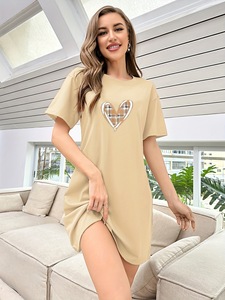 KISS ME ANGEL <span class=keywords><strong>Camicia</strong></span> <span class=keywords><strong>da</strong></span> <span class=keywords><strong>Notte</strong></span> Estiva Sottile e Sexy in Seta di Latte con Stampa <span class=keywords><strong>a</strong></span> Cuori, Maniche Corte, Indossabile Anche Come <span class=keywords><strong>Camicia</strong></span> <span class=keywords><strong>da</strong></span> <span class=keywords><strong>Notte</strong></span> Esterna - Product Image 2