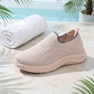 Chaussures de sport Bairuilun personnalisées grande taille pour femme, respirantes, antidérapantes, résistantes à l'usure, à enfiler, mode décontractée pour couples, pour la marche - Product Image 4