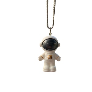 Décoration automatique Pendentif de <span class=keywords><strong>voiture</strong></span> Intérieur Super mignon Astronaute Rétroviseur Suspendu Charmes Ornement Résine Pendentif de <span class=keywords><strong>voiture</strong></span> - Product Image 1