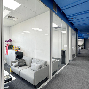 アルミフレームガラスオフィス仕切り壁ワークステーションピンボード仕切り壁強化ワークステーション組織 - Product Image 2