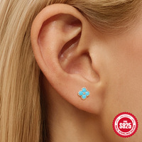 Collier, bague et boucles d'oreilles en argent sterling 925 avec pendentif trèfle à quatre feuilles de luxe SPJ Wholesale pour femmes et filles.