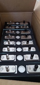 Cellule de batterie solaire au phosphate de fer et de lithium prismatique LFP GP100 3,2 V 100 Ah avec durée de vie de 3500 cycles, décharge continue 100 A 1C - Product Image 4