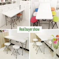 Table pliante en plastique HDPE à pieds droits, légère et portable, idéale pour le camping, les fêtes, les mariages, les formations et les événements en extérieur.
