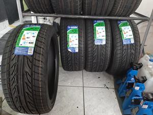 Venta al por mayor de fábrica Haida/Three A/Rapid/Joyroad/Bearway /Fronway/zmax 225/40r18 225/40R18 Venta de liquidación 225/40/18 <span class=keywords><strong>2254018</strong></span> Neumáticos - Product Image 2