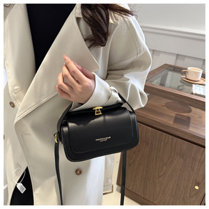 2025ใหม่กระเป๋าสะพายข้างแบบย้อนยุคหรูหราของผู้หญิงกระเป๋าทรงสี่เหลี่ยมขนาดเล็กกระเป๋าซิปปิดสไตล์หรูหรากันน้ำได้ในฤดูใบไม้ร่วง - Product Image 4