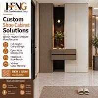 Meuble à chaussures moderne et élégant avec rangement fermé et étagères flexibles pour les halls d'entrée de villas et les entrées d'appartements