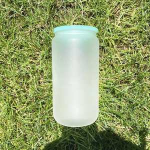 Mug en verre recyclable en forme de canette de bière ou de soda, coloré pour l'été, avec couvercle en plastique, pour sublimation - Product Image 4