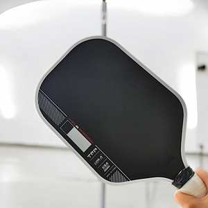 Pala de Pickleball Ben Johns Pro IV 16.5'' T700 Gen4 con Núcleo de Propulsión Gen <span class=keywords><strong>4</strong></span> de Fibra de Carbono para Entrenamiento y Entretenimiento - Product Image 5