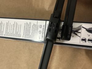 <span class=keywords><strong>Essuie</strong></span>-<span class=keywords><strong>glace</strong></span> électrique chauffant BOSSCH Super 28 pouces 18 pouces pour pare-brise avant de voiture Tesla Model X, vente chaude, fabriqué en <span class=keywords><strong>caoutchouc</strong></span> naturel - Product Image 6