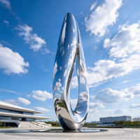 Sculpture en acier inoxydable concave polie sur mesure, art moderne, miroir métallique, statue pour la décoration de place en plein air