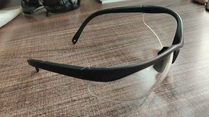 Ansi แว่นตานิรภัยย้อมสีเหลืองสำหรับป้องกันดวงตาด้วย Z87.1ปรับขนาดได้ - Product Image 4