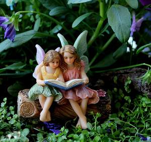 Artesanías de resina, venta al por mayor, libros de lectura personalizados, pequeña estatua de hada en miniatura, figuritas de jardín para <span class=keywords><strong>Hermanas</strong></span> - Product Image 4