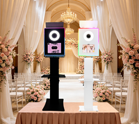 Offre Exceptionnelle : Photobooth Portable DSLR/iPad avec Étagère d'Impression, Flash Intégré et Valise de Transport à Roues Silencieuses