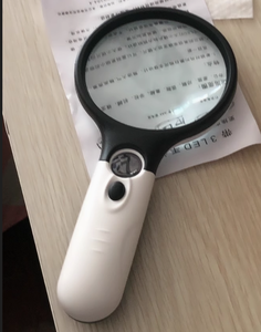 20x <span class=keywords><strong>80mm</strong></span> LED 백색광 램프 조명 핸드헬드 확대경 65mm 렌즈 및 ABS 소재 맞춤형 - Product Image 1