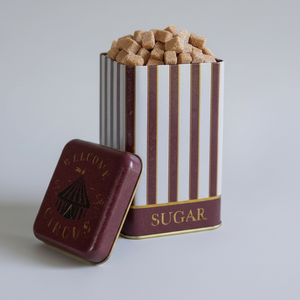Boîte de rangement carrée en métal 1.6L Vintage Circus Elegance 105x105x160mm Récipient alimentaire avec style rétro - Product Image 2