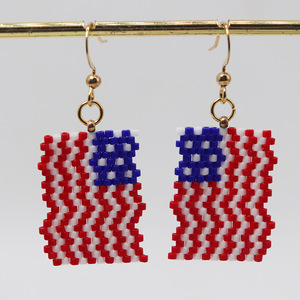 A3093 Boucles <span class=keywords><strong>d</strong></span>'oreilles en perles de drapeau américain plaquées <span class=keywords><strong>or</strong></span> de Bohème faites à la main pour les femmes pour le jour de l'indépendance du 4 juillet Design de <span class=keywords><strong>goutte</strong></span> patriotique - Product Image 5