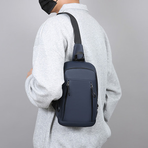 กระเป๋าคาดอกผู้ชาย LJD8608 สีน้ำเงินเข้ม เคลือบ PU ช่องเสียบ USB สำหรับชาร์จไฟ เหมาะสำหรับธุรกิจและการเดินทาง - Product Image 1