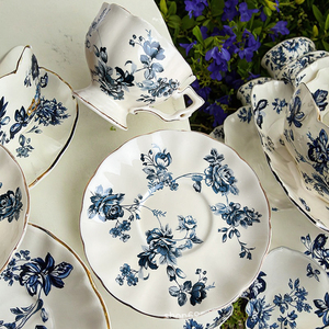Tazza da tè <span class=keywords><strong>in</strong></span> ceramica e stile retrò blu e fiore con Latte e tazza da tè di mezza età piattino per gli omaggi - Product Image 1