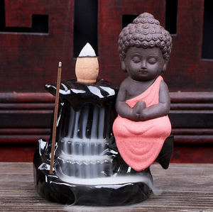 Brûleur d'encens à reflux créatif le petit moine encensoir pour la décoration intérieure - Product Image 3