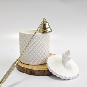 Juego de Regalo de Lujo de Fábrica OEM, Frascos de Yeso Hechos a Mano con Tapas, Velas Aromáticas de Cera de Soja y Parafina para Decoración del Hogar en Pascua y Ramadán - Product Image 6