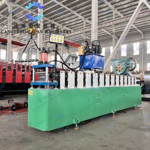 Machine à clôtures métalliques de type palissade et machine de profilage à froid avec unité de découpe hydraulique, dérouleur automatique et fabricant de profilés de sécurité - Product Image 2