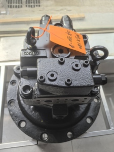 อะไหล่เครื่องจักรก่อสร้าง |   มอเตอร์สวิง M5X180 สำหรับรถขุด SK350-8 - Product Image 1