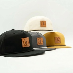 Gorra de Golf de Nylon de 5 Paneles con Cierre a Presión, Personalizada con Logotipo en Parche de Cuero y Cuerda, de Alta Calidad, Sin Estructura - Product Image 1