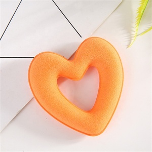 Nuovo stile disco per capelli a forma di cuore colorato spugna per capelli piatto per le donne all'ingrosso - Product Image 3