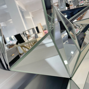 <span class=keywords><strong>Grand</strong></span> <span class=keywords><strong>miroir</strong></span> <span class=keywords><strong>mural</strong></span> carré pour la décoration, <span class=keywords><strong>miroir</strong></span> d'appoint élégant et moderne sans cadre à bords biseautés pour entrée, salle à manger, salle de bain - Product Image 3