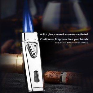 Accendino Metallico a Doppia Fiamma JX - Alimentato a <span class=keywords><strong>Benzina</strong></span> <span class=keywords><strong>per</strong></span> Sigari e Sigarette Accessori <span class=keywords><strong>per</strong></span> Fumatori. Design Semplice. Articolo da regalo. - Product Image 1