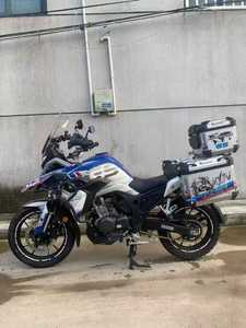 Motocicletta Usata Direttamente dalla Fabbrica con Motore Bicilindrico da 378cc Raffreddato ad Acqua, Paragonabile alle Auto Nuove - Product Image 5