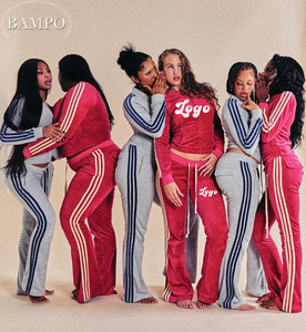 Chándal de terciopelo a rayas de <span class=keywords><strong>color</strong></span> con logotipo personalizado, traje de jogging de otoño, chándal de mujer, chaqueta de terciopelo <span class=keywords><strong>rojo</strong></span> y conjunto de pantalones de dos piezas para correr - Product Image 1