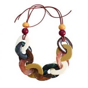 Collier Multicouche Perlé Rose et Vert de Haute Qualité pour Femme, Ensemble Coloré et Élégant Plaqué Or, Bijoux de Fête et de Mariage pour Femme - Product Image 4