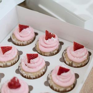 12 scatole usa e getta porta Cupcake da forno con finestra trasparente elegante spugna in rilievo tipo porta-torta - Product Image 4