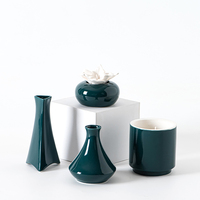 Cylindre en céramique Pot à bougie d'aromathérapie Diffuseur en porcelaine Conception gravée Peut être rempli Liquide de cire Comprend Planche à roseaux en céramique