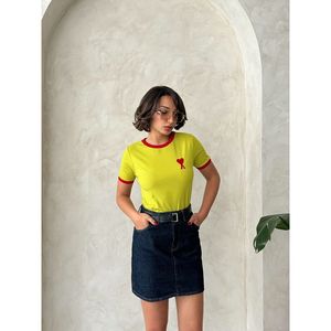 T-shirt brodé Topshow pour femme, rouge pistache, en coton respirant, coupe ample, tailles XS-XXS, décorations en strass et diamants, coupe courte - Product Image 2