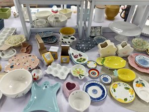 Boîte à bijoux ronde en céramique Art Déco avec motif abeille dorée, pot en porcelaine pour ranger les alliances de mariage - Product Image 3